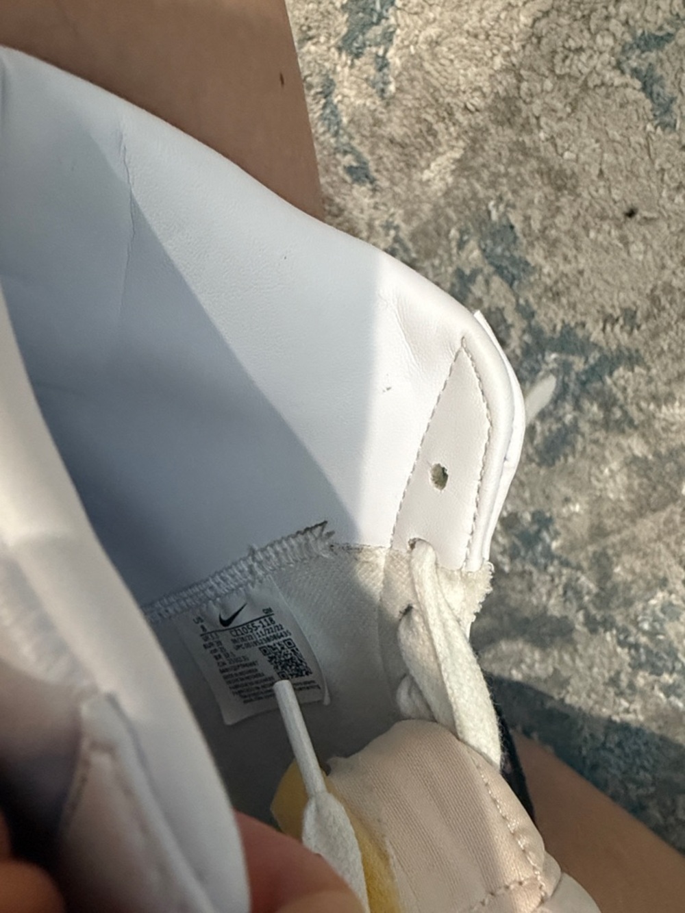 Nike Women’s Blazer Mid with Pale Pink Swoosh - Picture 4 of 5